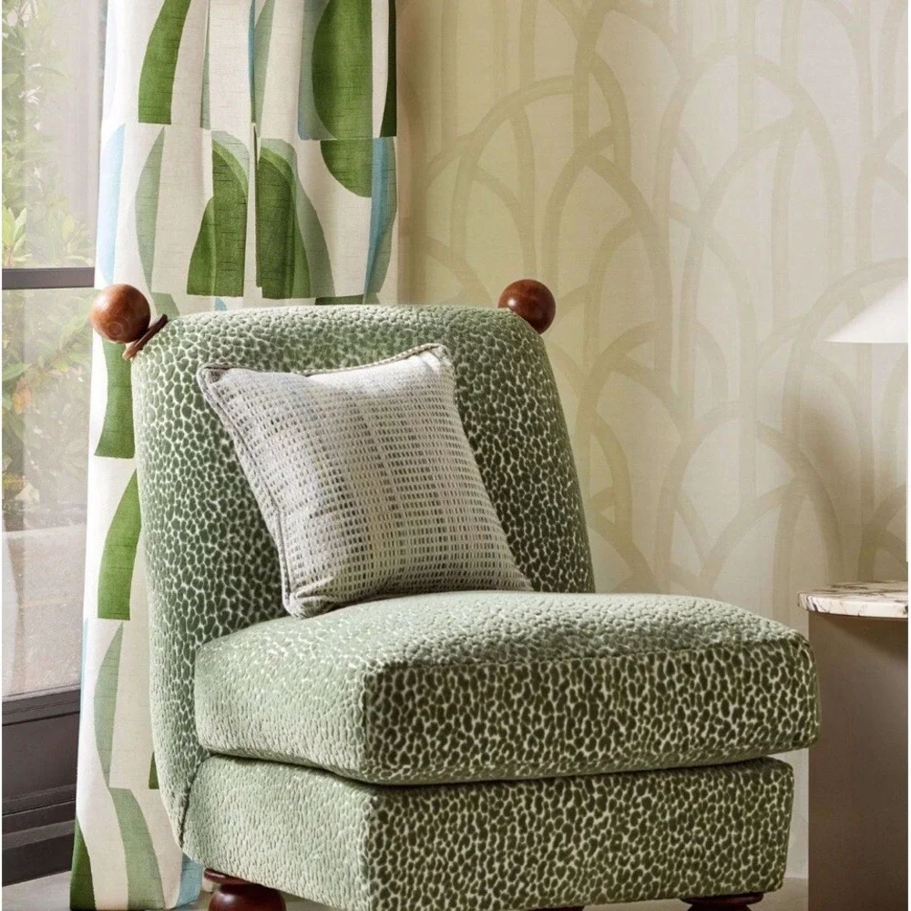 Harlequin Meso in Linen Wallpaper Momentum 4 111582 52cm x 10.05cm 1 Roll